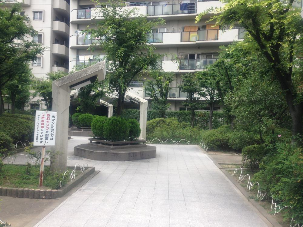 Local appearance photo. Passage of up to entrance