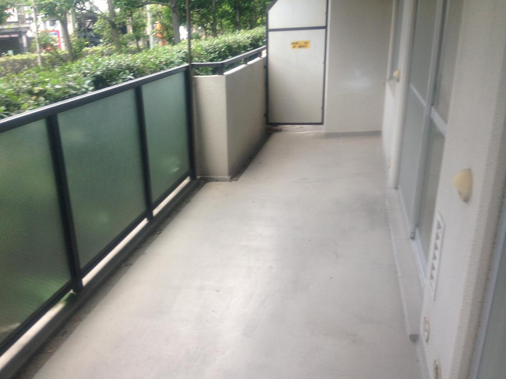 Balcony. Spacious balcony