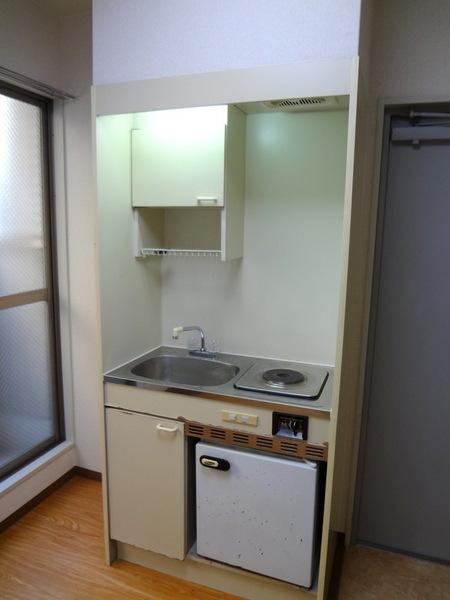 Kitchen.  [Minato-ku, rent] Compact kitchen