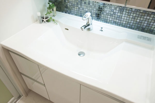 Bathing-wash room.  [Basin counter] Worry there is no 100% acrylic artificial marble of discoloration in the beautiful luster. Care because there is no seam is easy (same specifications)
