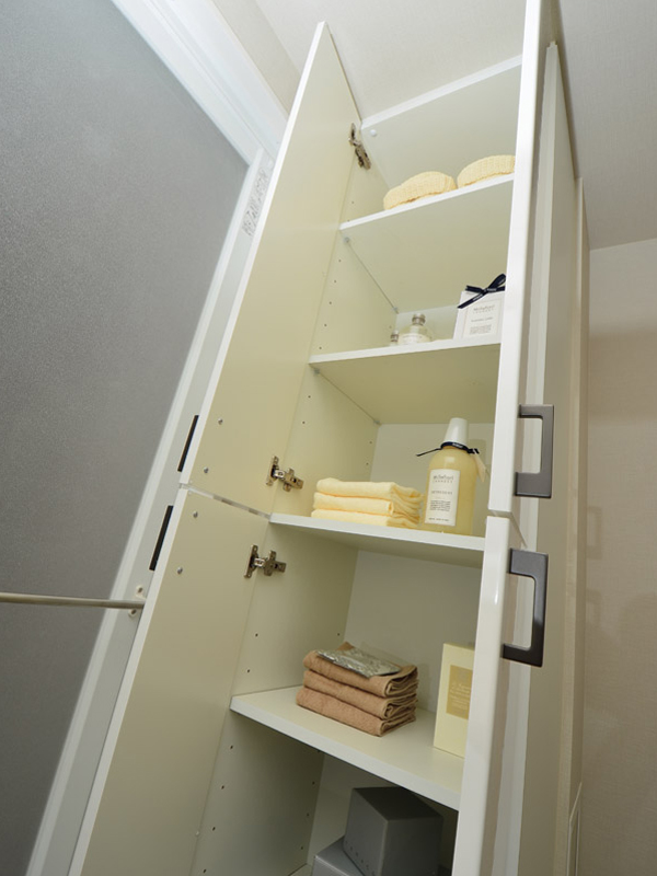 Bathing-wash room.  [Linen cabinet] shampoo, Set up a convenient linen warehouse to accommodate the stock and towels such as soap (same specifications)