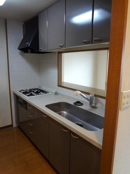 Kitchen.  [Minato-ku, real estate buying and selling] Of course the system Kitchen ☆