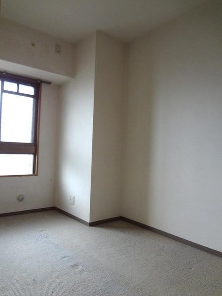 Non-living room.  [Minato-ku, real estate buying and selling] It is a good Western-style of per yang ☆