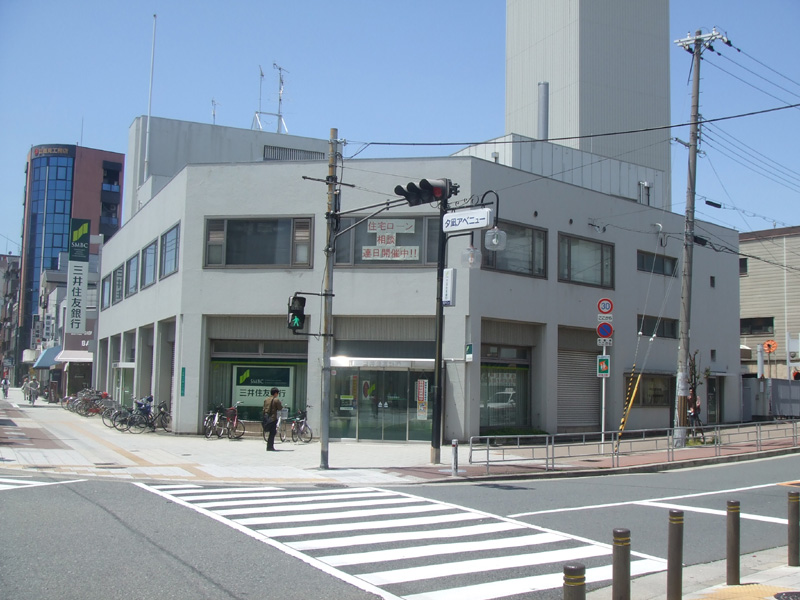 Bank. 286m to Sumitomo Mitsui Banking Corporation Minato Branch (Bank)