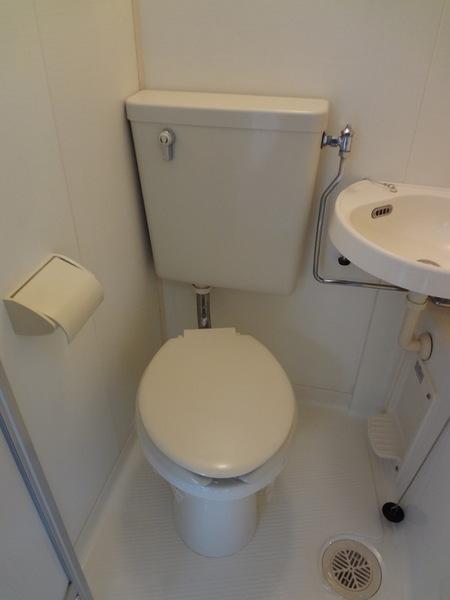 Toilet.  [Minato-ku, rent] Toilet is also clean