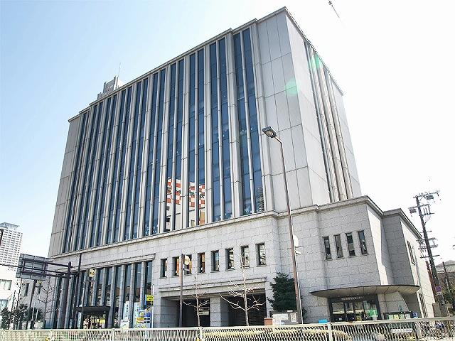 Government office. 930m until Minatokuyakusho Osaka