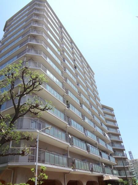 Local appearance photo.  [Minato-ku, real estate buying and selling] Southwest-facing sun per good