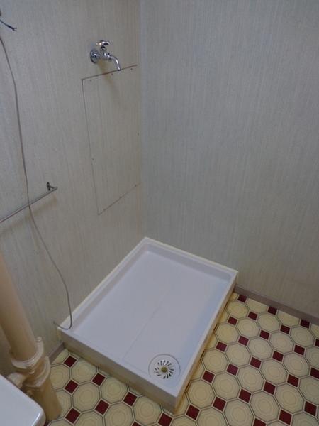 Other.  [Minato-ku, real estate buying and selling] Indoor Laundry Storage