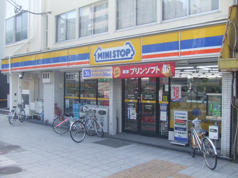 Convenience store. MINISTOP Ichioka chome store up (convenience store) 371m