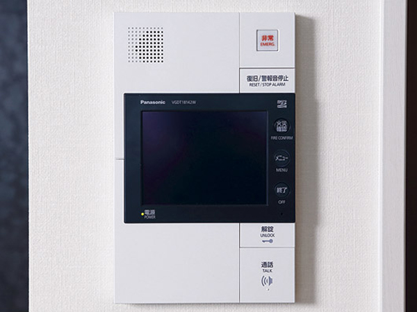 Security.  [Intercom with color monitor] At the touch of a button the visitor, Color image ・ Adopt a hands-free type, which can be confirmed by voice (same specifications)