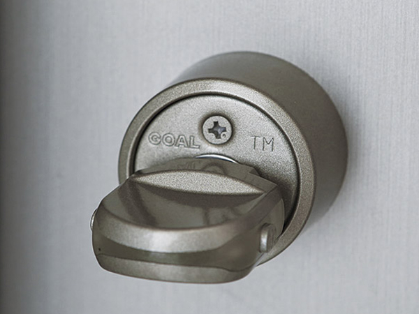 Security.  [Crime prevention thumb turn] Drill holes in the front door, As incorrect lock measures to open the lock by turning the thumb (thumb), such as by tool, Adopt a thumb turn with a "thumb turning" prevention function (same specifications)