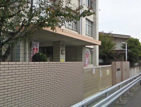 Primary school. 550m to Osaka Municipal Ichioka Elementary School