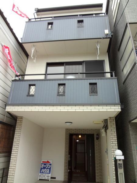Local appearance photo.  [Minato-ku, real estate buying and selling] April 2006 Built in built shallow Property