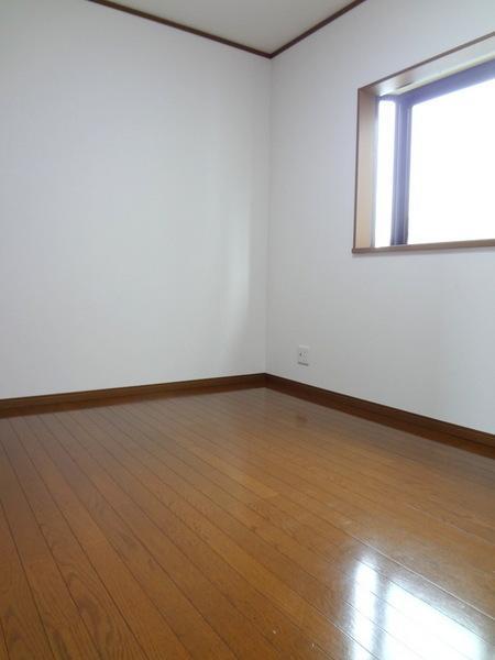 Non-living room.  [Minato-ku, real estate buying and selling] Sunny in the Western-style of the start of the day