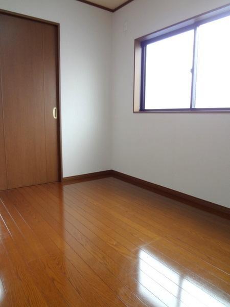 Non-living room.  [Minato-ku, real estate buying and selling] Interior renovated for flooring shiny