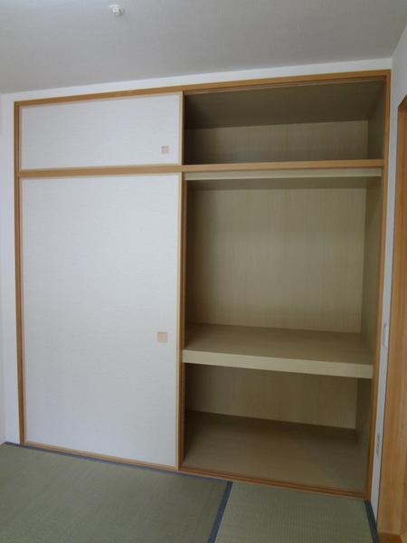 Receipt.  [Minato-ku, real estate buying and selling] Closet futon can also be stored in the room ☆