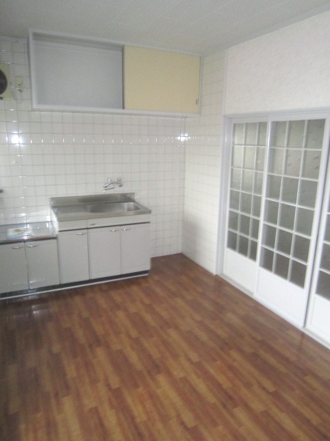 Living and room. Spacious dining kitchen.