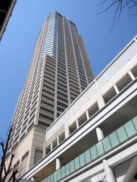 Local appearance photo.  [Minato-ku, real estate buying and selling] Tower apartment boasts a third of the height in Japan ☆