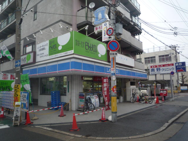 Convenience store. Lawson JR Bentencho Station store up to (convenience store) 104m