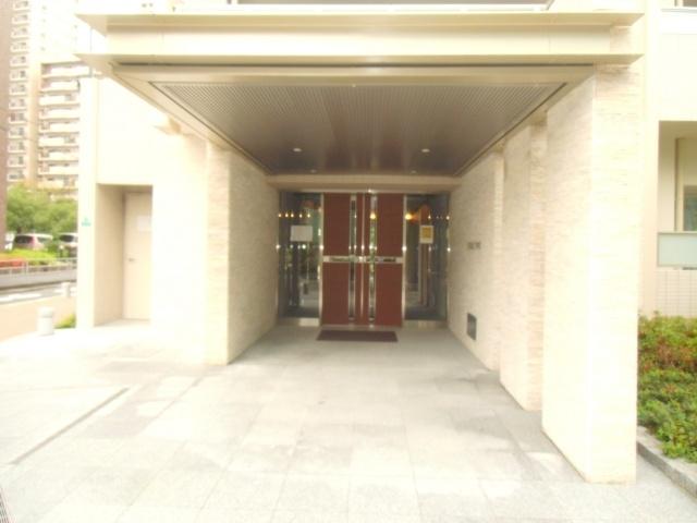 Entrance. Heisei 24 years Built in apartment