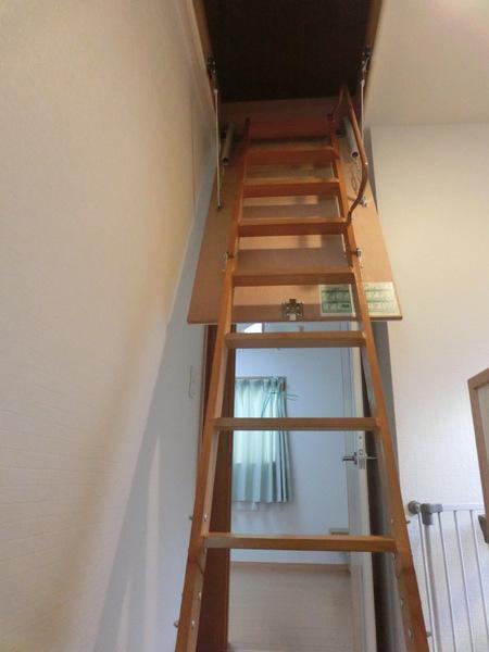 Receipt. Stairs to the attic storage. Plus storage is your Tokukan