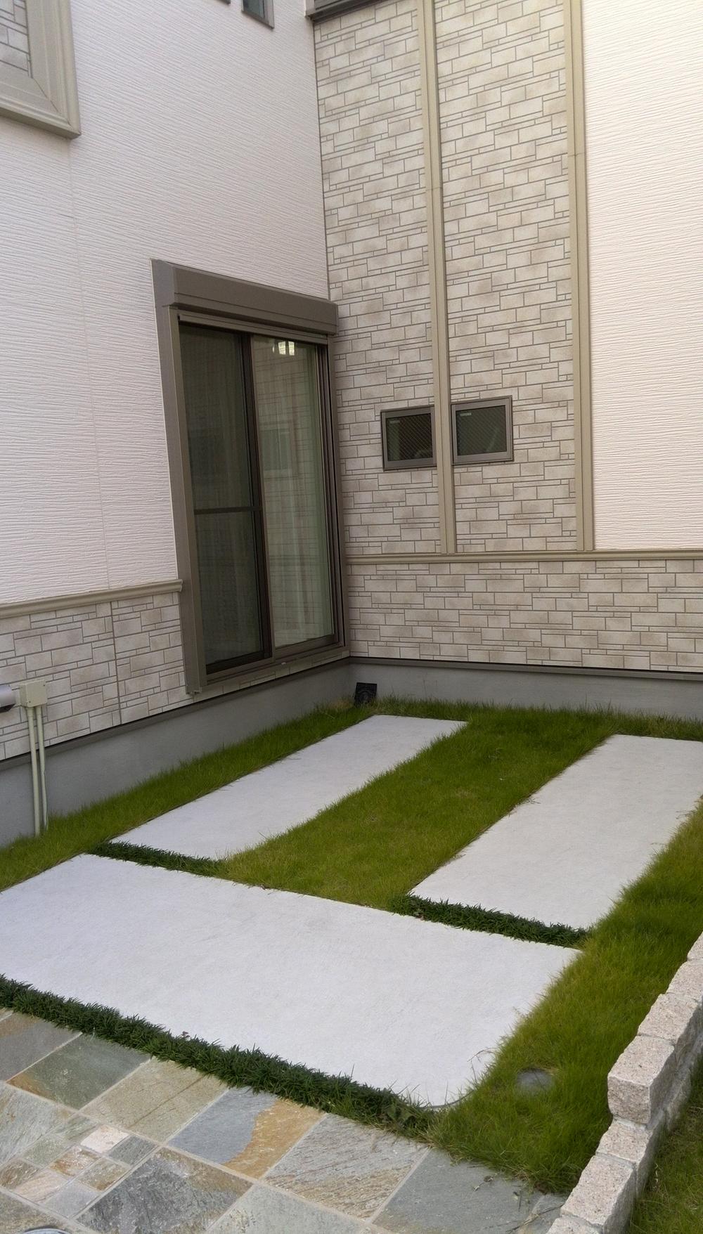 Parking lot. Clean carport.