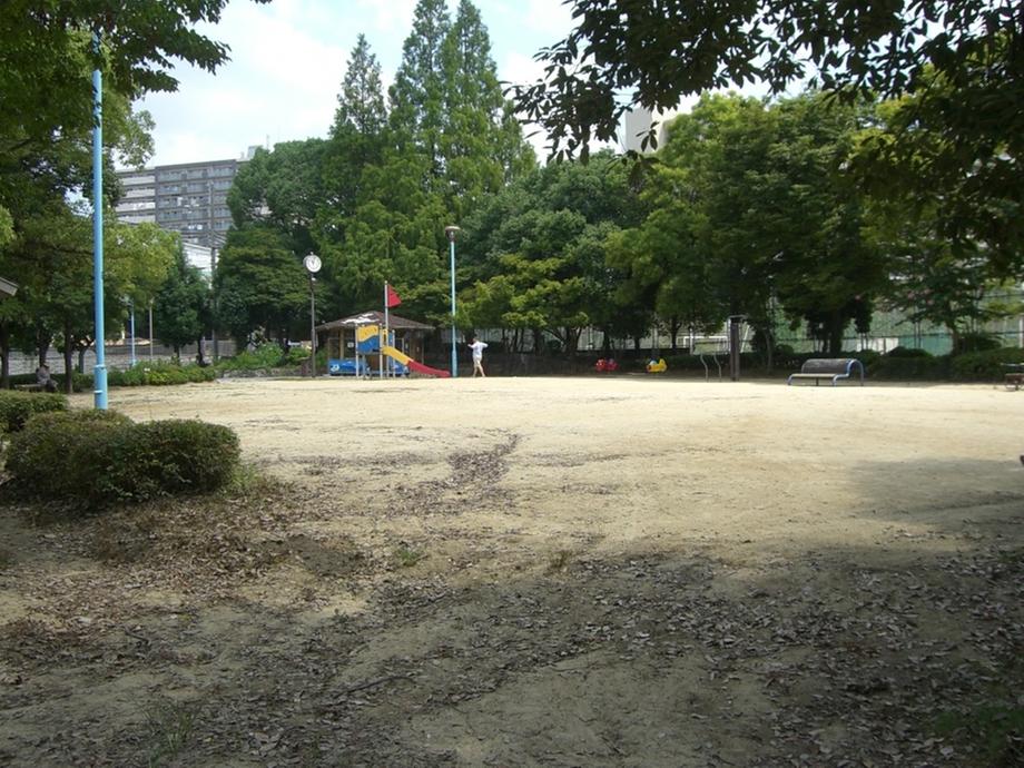 park. Tomobuchi to Central Park 107m