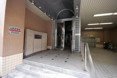 Other common areas. Entrance