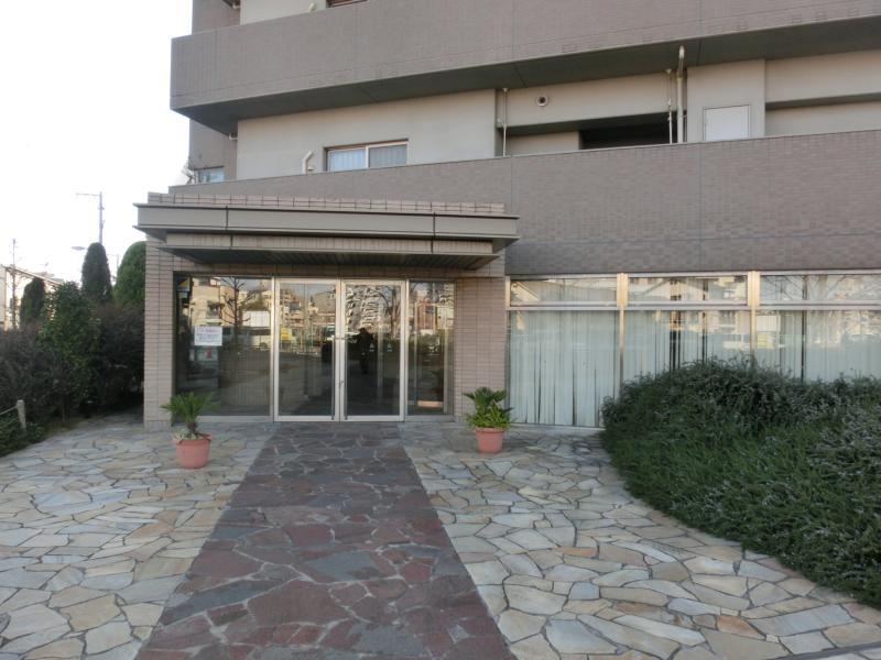 Entrance. West entrance