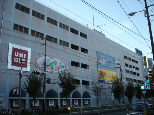Shopping centre. Berufa to Miyakojima shop 412m