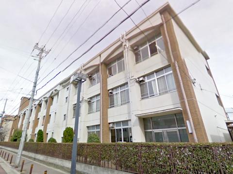 Junior high school. Takakura 150m until junior high school