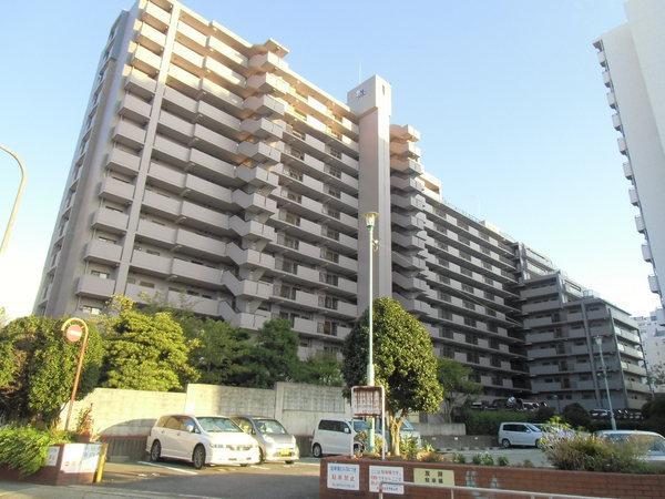 Local appearance photo. Good south balcony per yang