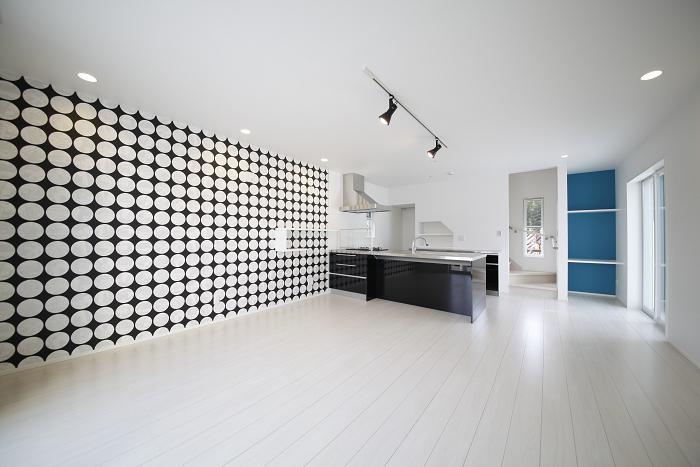 Same specifications photos (living). The company example of construction (free to choose)