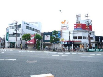 Supermarket. 200m to Gourmet City (Super)