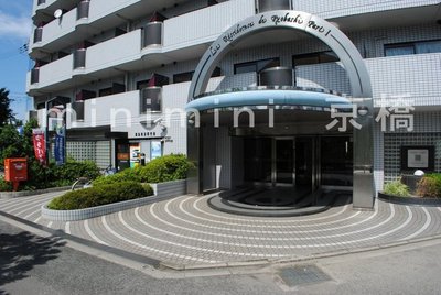 Entrance. entrance 1F post office Convenience store soon