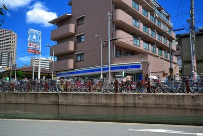 Convenience store. 200m to Lawson (convenience store)