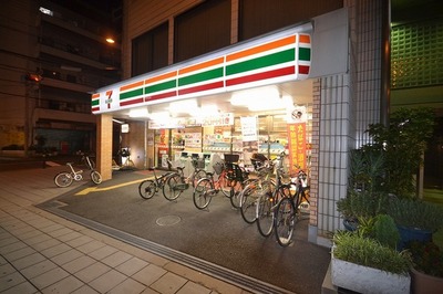 Convenience store. 208m to Seven-Eleven (convenience store)