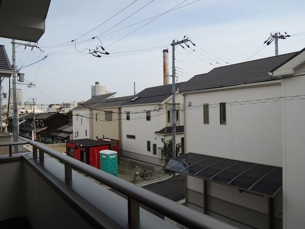 View photos from the dwelling unit. Views of the south side. New is a Town.