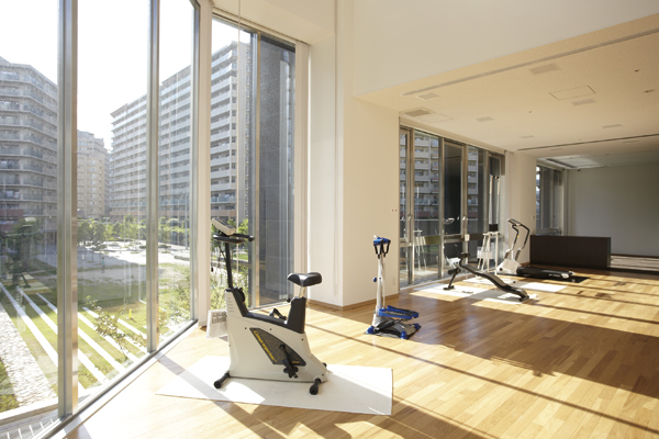 Shared facilities.  [Refresh Salon] Fitness you can feel free to use. Such as yoga and Pilates also, Mood also can refresh you in the open space different from the home ※ Some pay