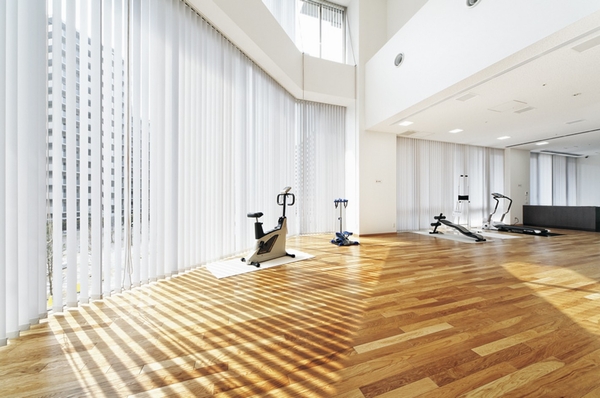 Use because the building easy to refresh salon (some fee required). It is good to move slowly body in a wide space