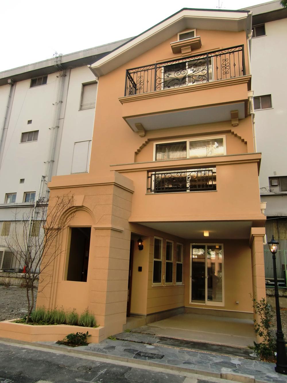 Local appearance photo. Local (12 May 2012) appearance photographing Paris 7 Arrondissement (An'varitto) as a model. The most decorative appearance design