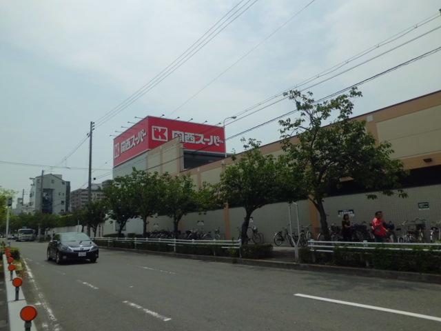 Local photos, including front road. Kansai Super 5-minute walk