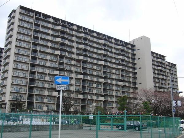 Other local.  [Pets Allowed] Start a new life together with pets!