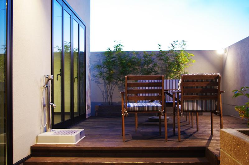 Same specifications photos (Other introspection). Warm Hidamari space. "Like this wood deck dream. "