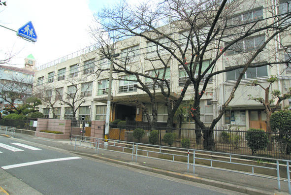 Primary school. 270m to Osaka Municipal Uchindai Elementary School