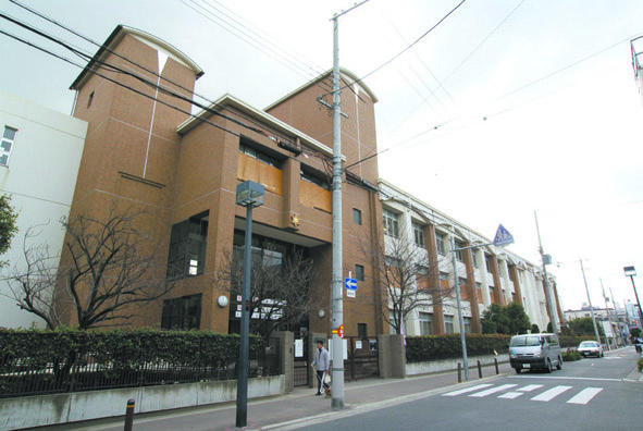 Junior high school. Osaka Municipal Takakura 400m up to junior high school