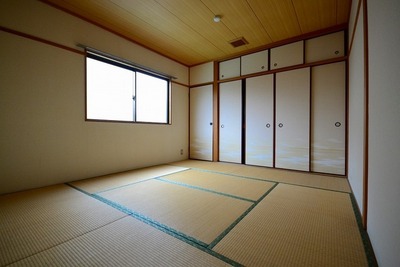 Living and room. Japanese-style room 8 quires