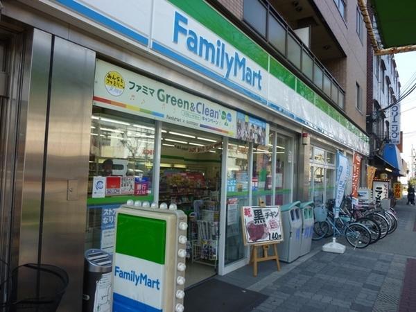Other. FamilyMart KEMA-cho 1-chome. Yoreru on the way home in front of the bus stop. 