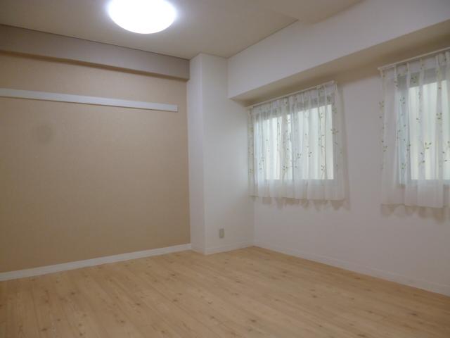 Non-living room. Indoor (September 2013) Shooting