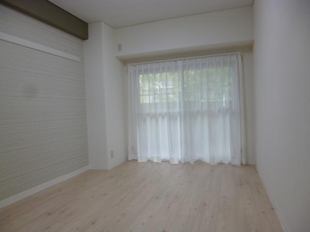 Non-living room. Indoor (September 2013) Shooting